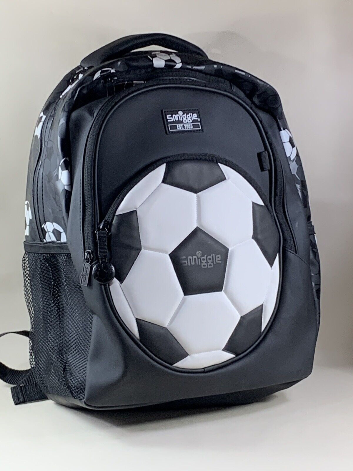 🎒⚽ Smiggle® Classic Backpack – Football Edition | Approx. 17.8L | 16.5 Inches | 3Y+ ⚽🎒