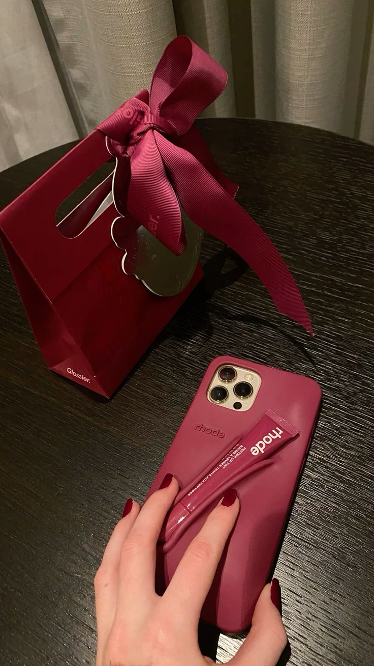✨ Rhode Bubble iPhone Case – Soft, Chic & Effortlessly Functional ✨