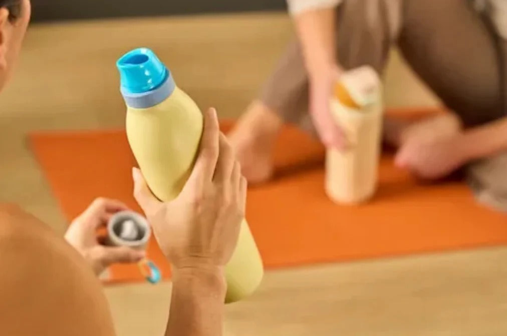 Owala FreeSip Twist 18oz Insulated Stainless Steel Water Bottle – Mint/White (Iced Breeze), BPA-Free with Straw