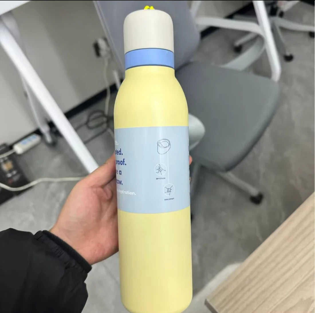 Owala FreeSip Twist 18oz Insulated Stainless Steel Water Bottle – Mint/White (Iced Breeze), BPA-Free with Straw